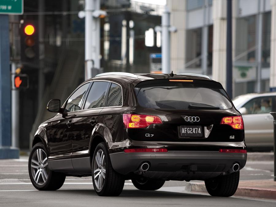  Audi Q7 4.2 Quattro (4L) 2006 года  (NA) (фото 8 из 9)